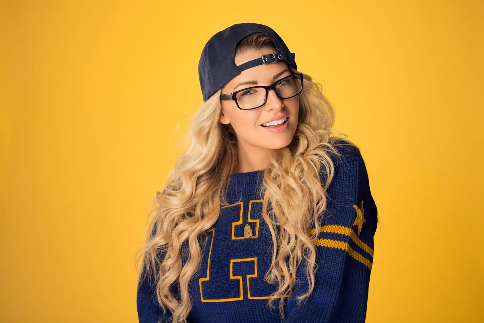 Capturing Emotion Through Light: Exploring the 5 Patterns of Portrait Photography