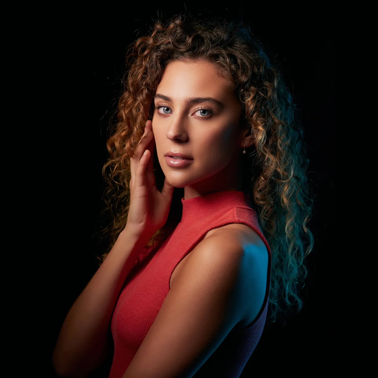 Capturing Emotion Through Light: Exploring the 5 Patterns of Portrait Photography